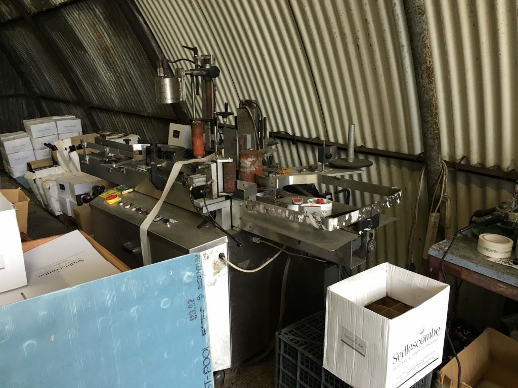 Wine bottling machine